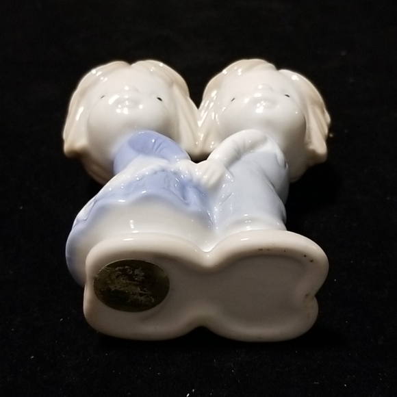 Designers Collection, Twins figurine EUC - Picture 6 of 15